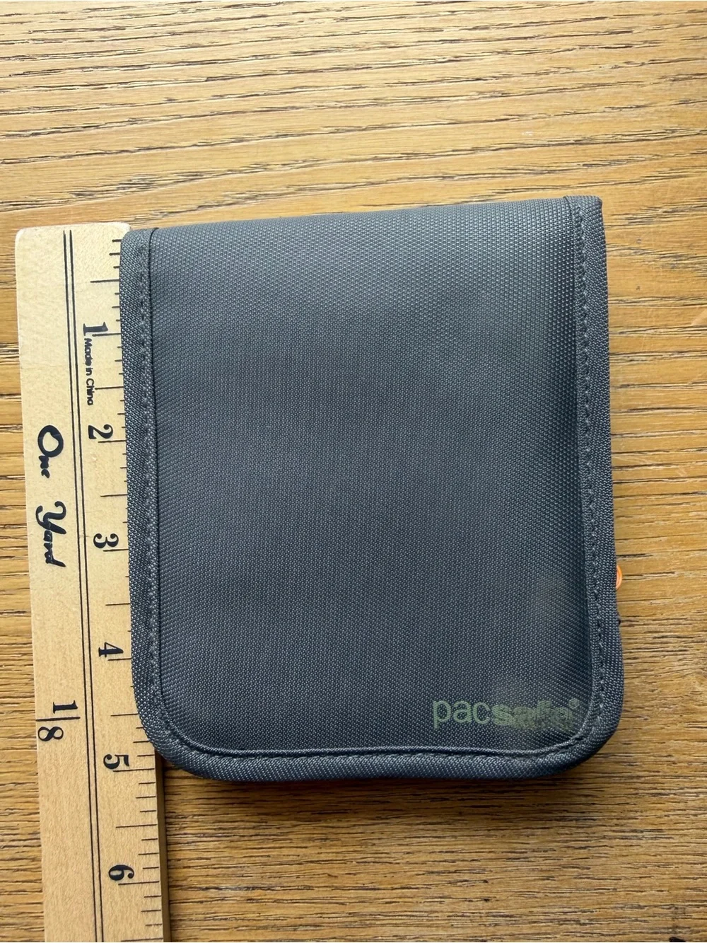 Pacsafe compact organizer